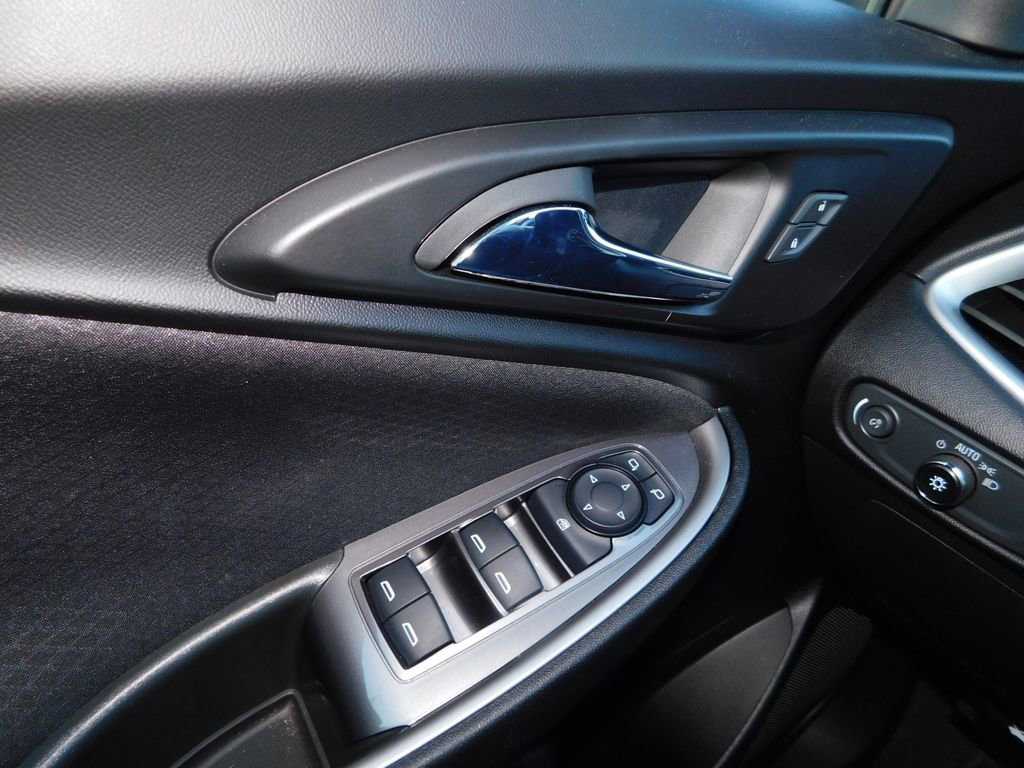 Used 2022 Chevrolet Malibu LS image 21