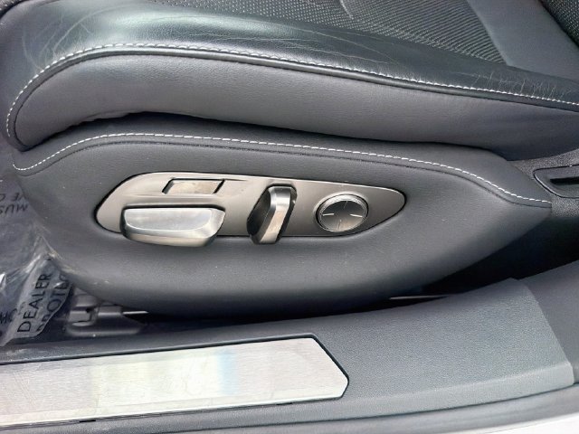 Used 2022 Lexus LS 500 w/ Accessory Package (Z2) RWD image 24