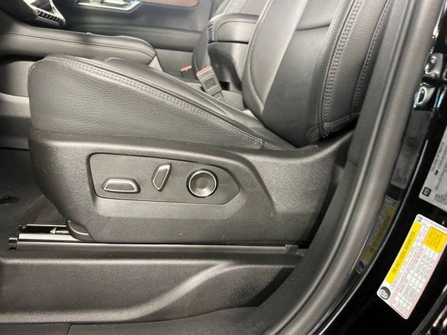 Used 2025 GMC Yukon XL Denali image 29