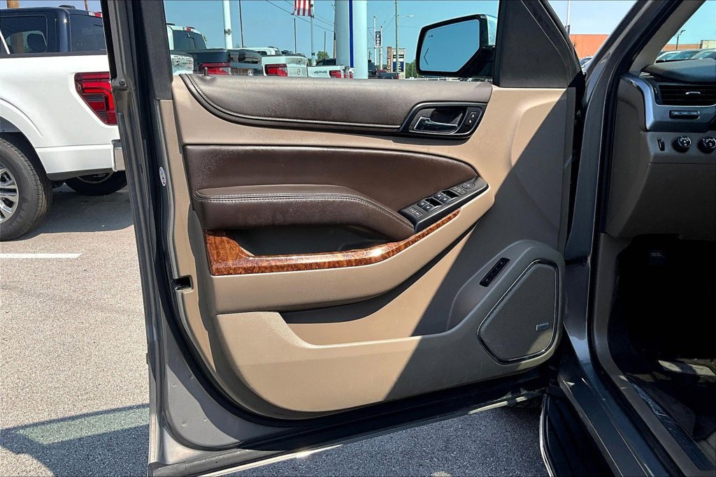 Used 2019 Chevrolet Tahoe Premier AWD/4WD image 18