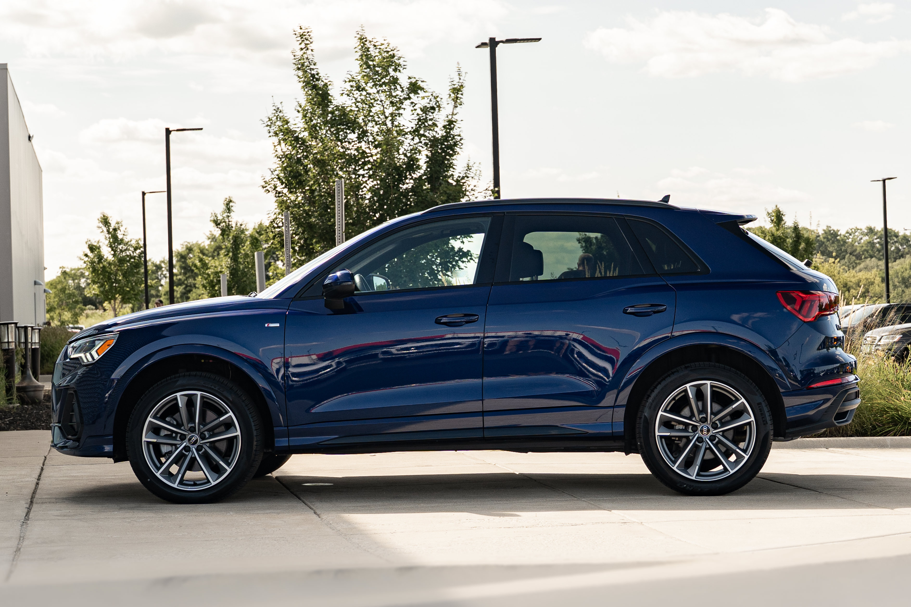 Certified 2025 Audi Q3 2.0T Premium w/ Convenience Package AWD/4WD image 6
