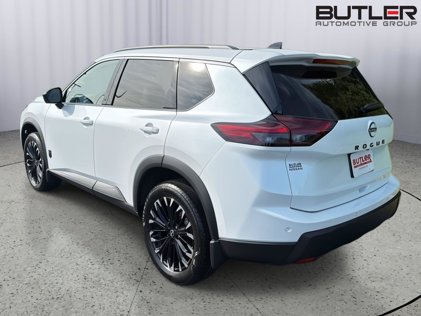 New 2026 Nissan Rogue Dark Armor FWD image 5