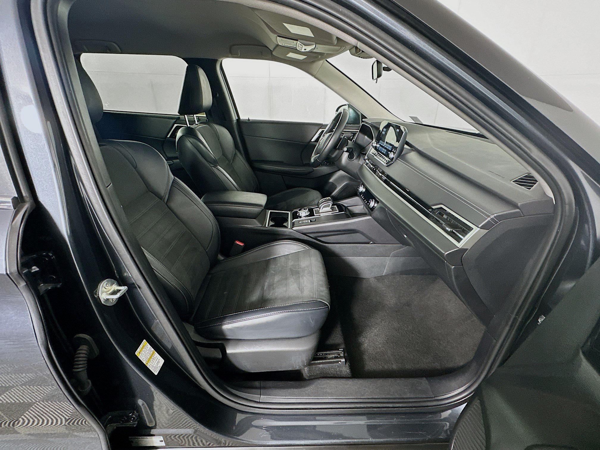 Used 2024 Mitsubishi Outlander SE FWD image 30