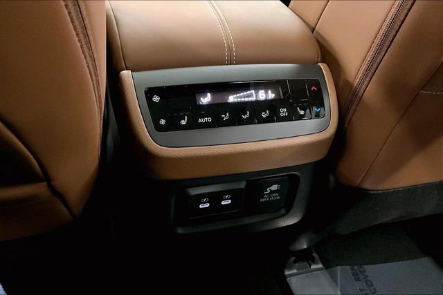 New 2026 Nissan Pathfinder Platinum image 23