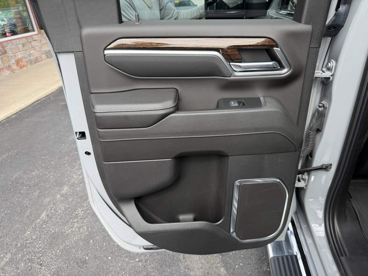 Used 2024 GMC Sierra 2500 SLE w/ SLE Value Package; image 18