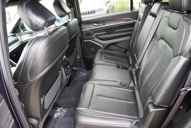 Certified 2024 Jeep Grand Cherokee L Limited w/ Black Appearance Package AWD/4WD image 16