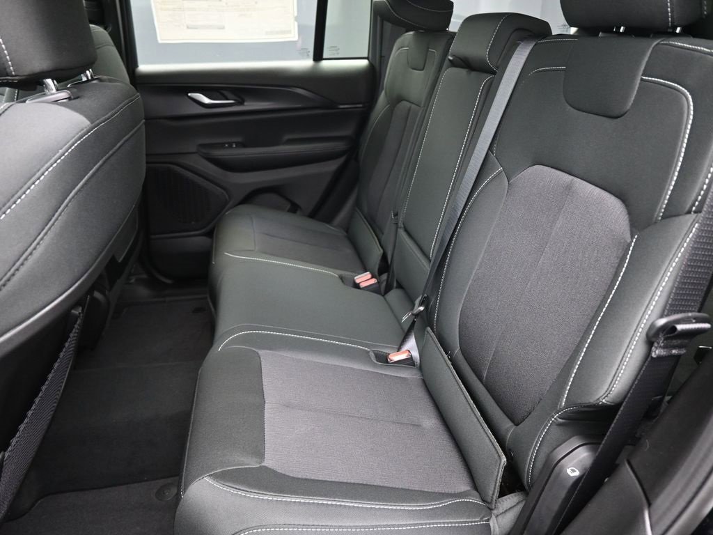 New 2025 Jeep Grand Cherokee Laredo X image 10