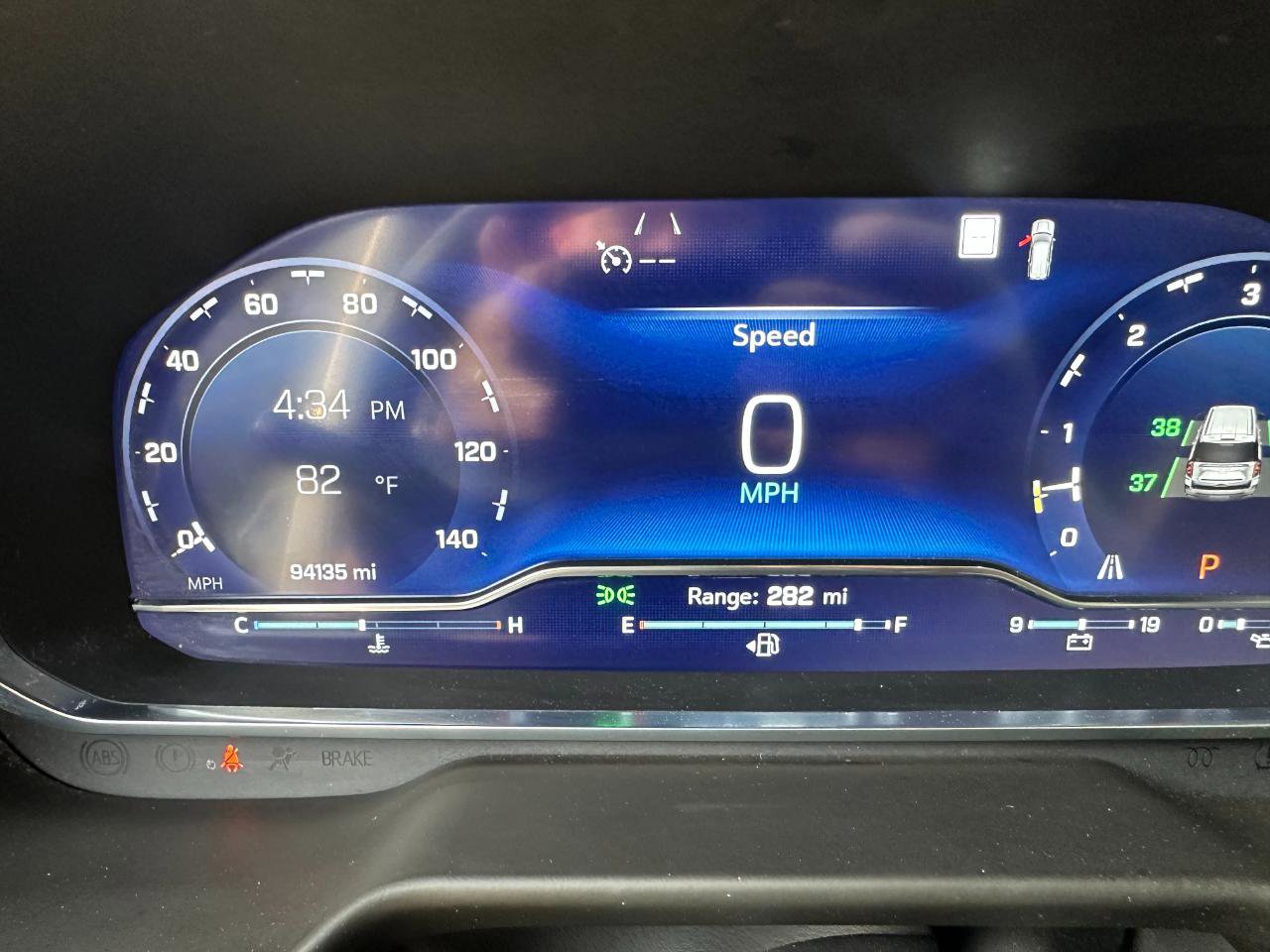 Used 2022 Chevrolet Tahoe LT w/ Luxury Package image 46