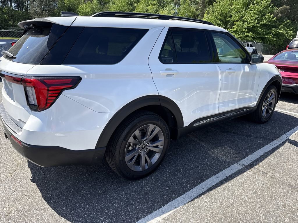 Used 2025 Ford Explorer Active w/ Active Comfort Package AWD/4WD image 22