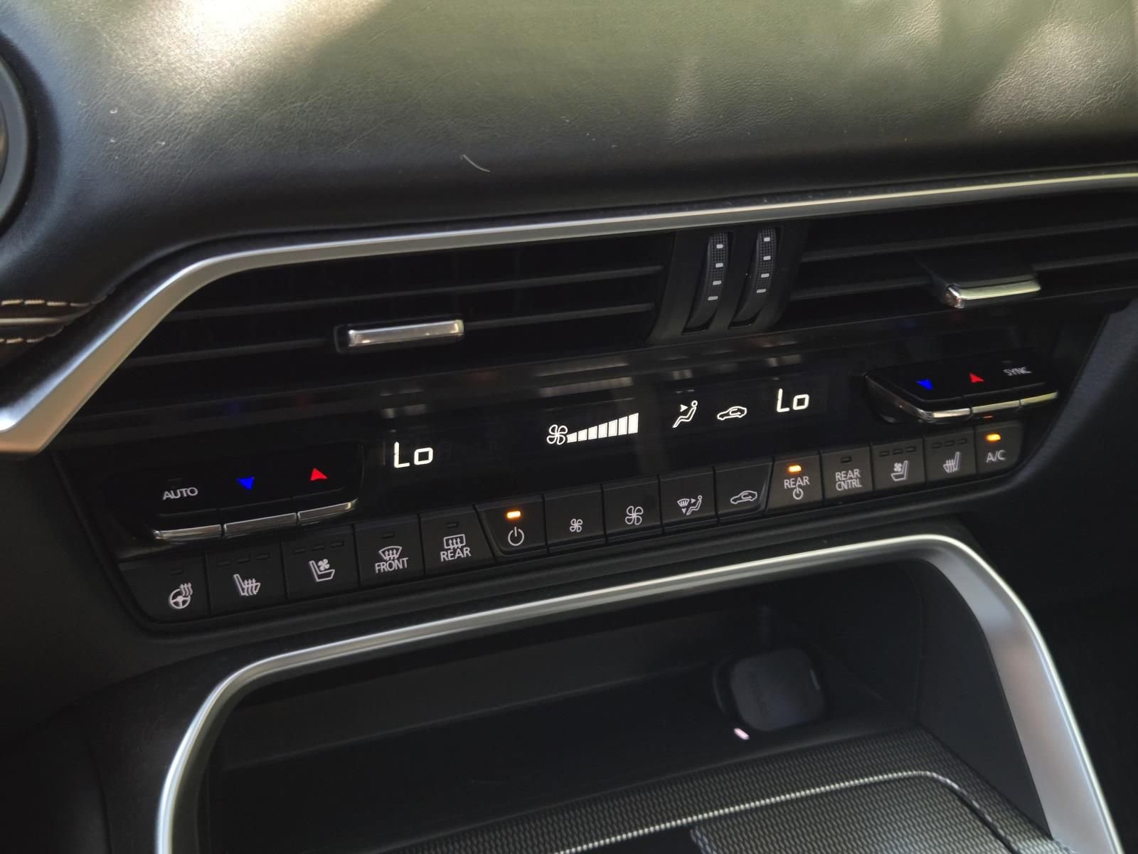 Certified 2025 MAZDA CX-70 3.3 Turbo S w/ Premium Package image 29