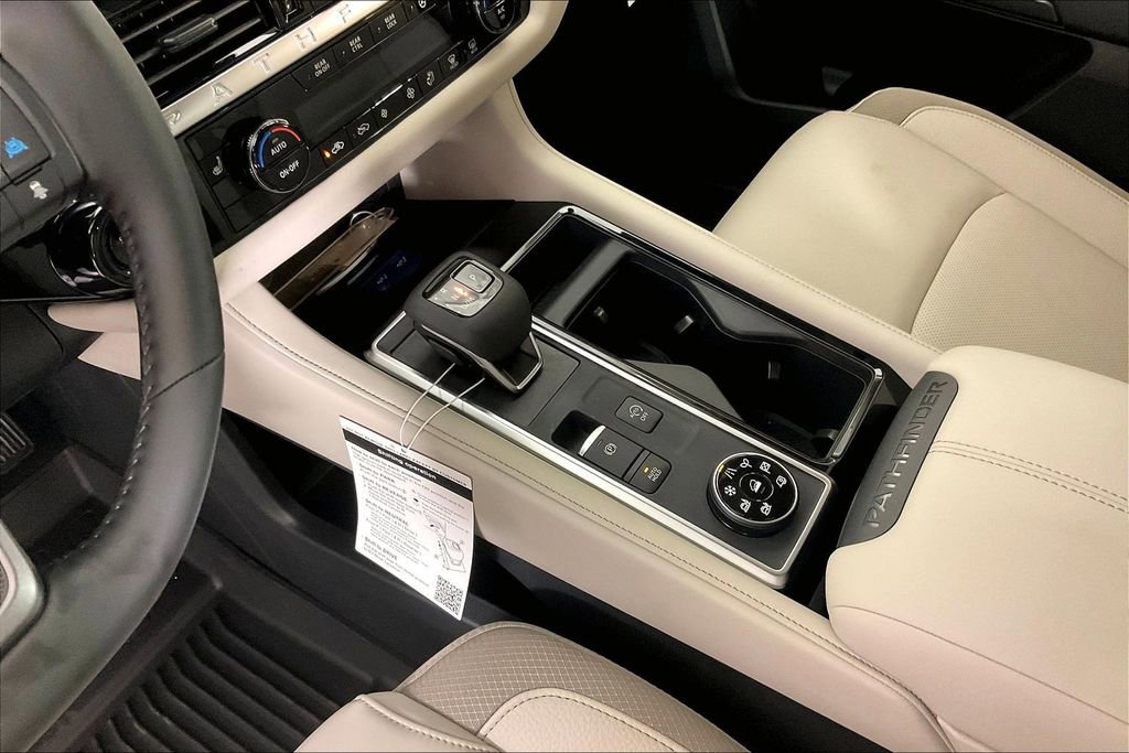 New 2026 Nissan Pathfinder SL image 12