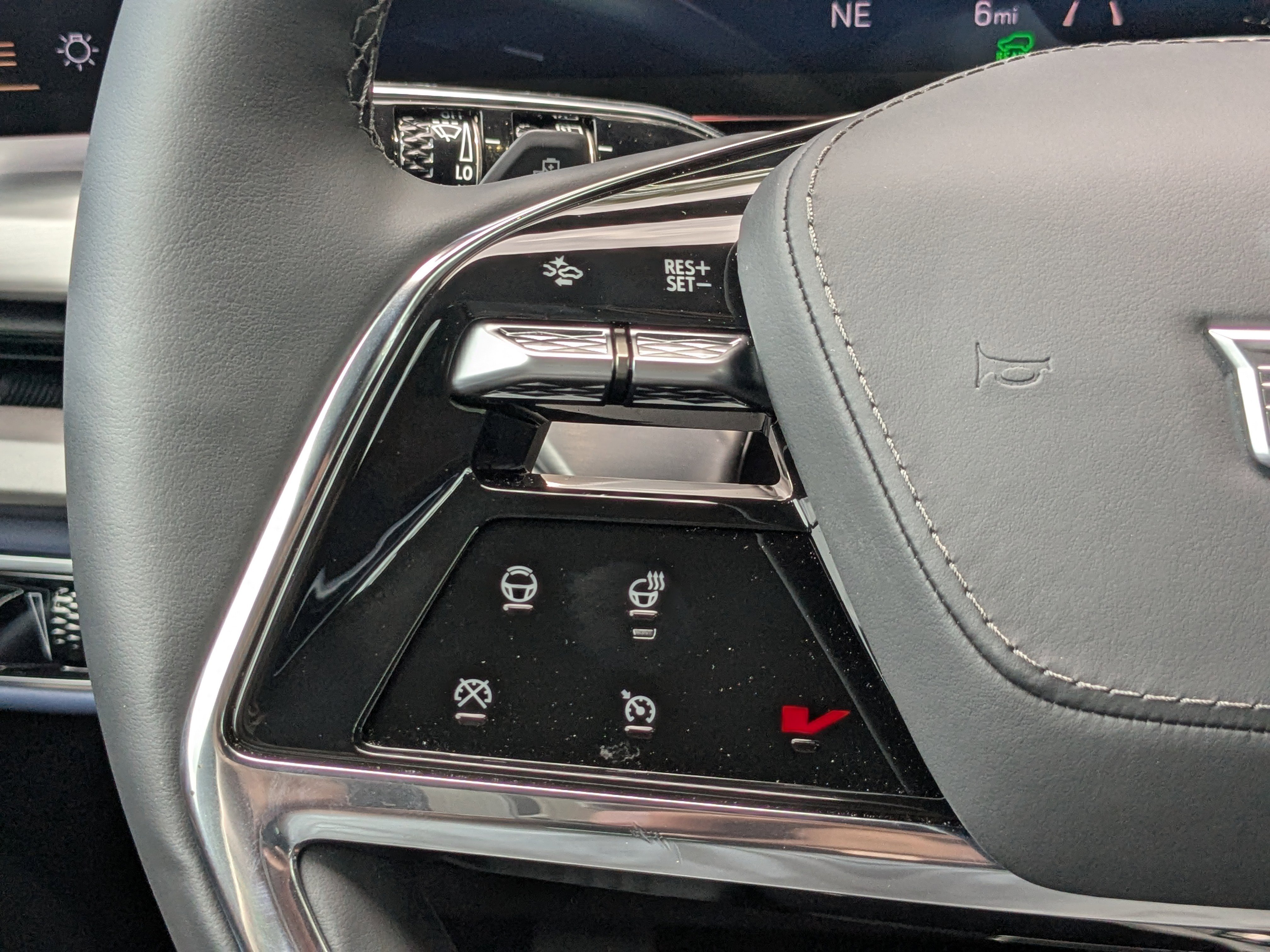 New 2026 Cadillac Vistiq Premium Luxury w/ LPO, Floor Liner Package image 10