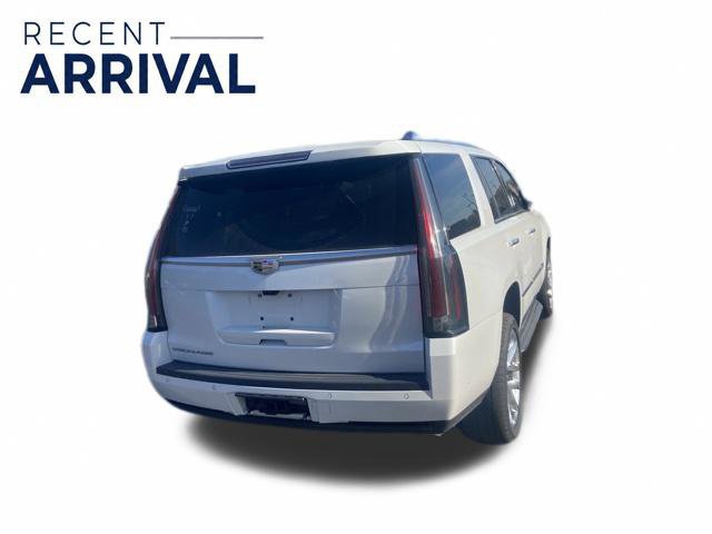 Used 2020 Cadillac Escalade Luxury AWD/4WD image 3