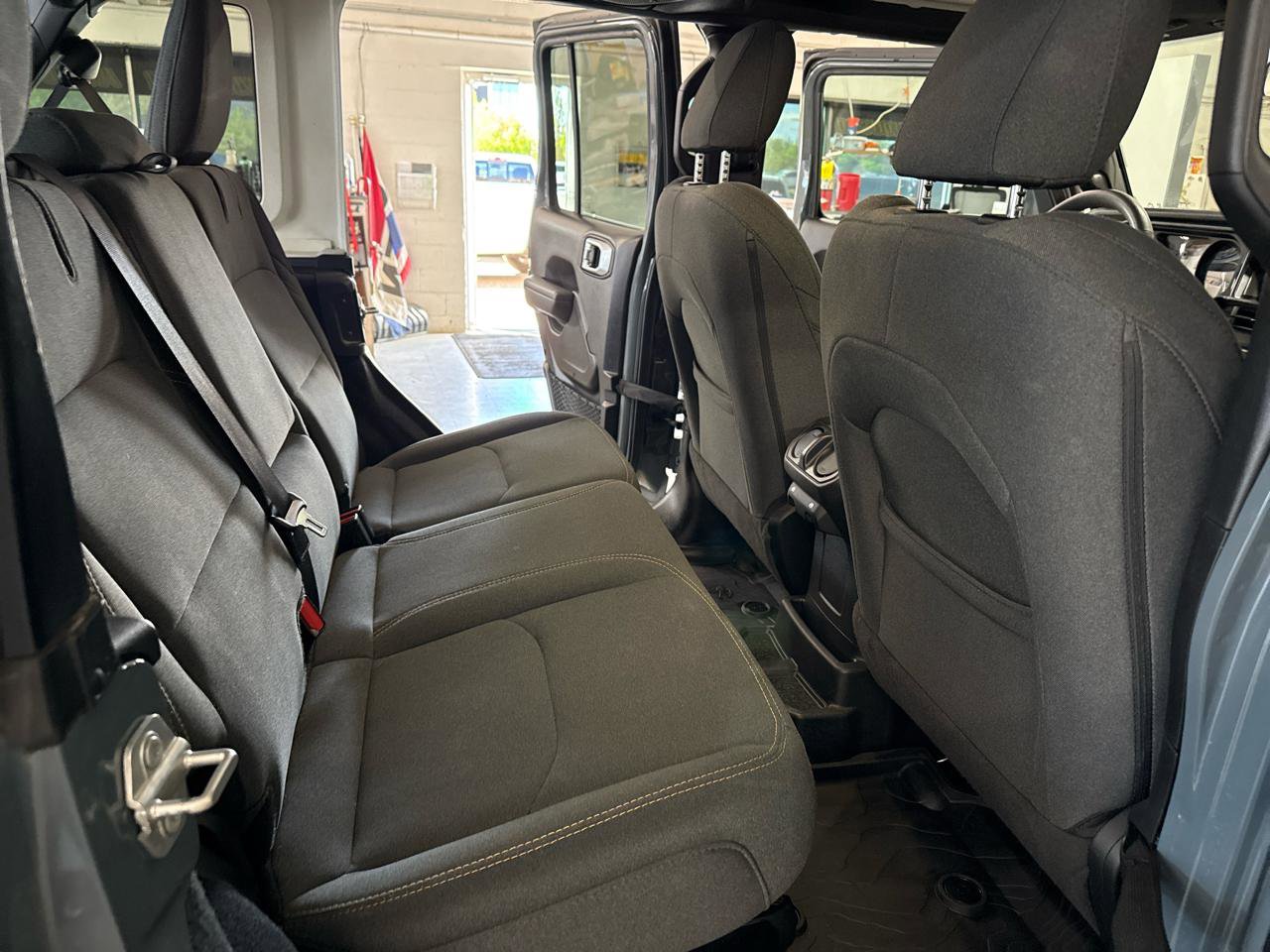 Used 2024 Jeep Wrangler Unlimited image 51