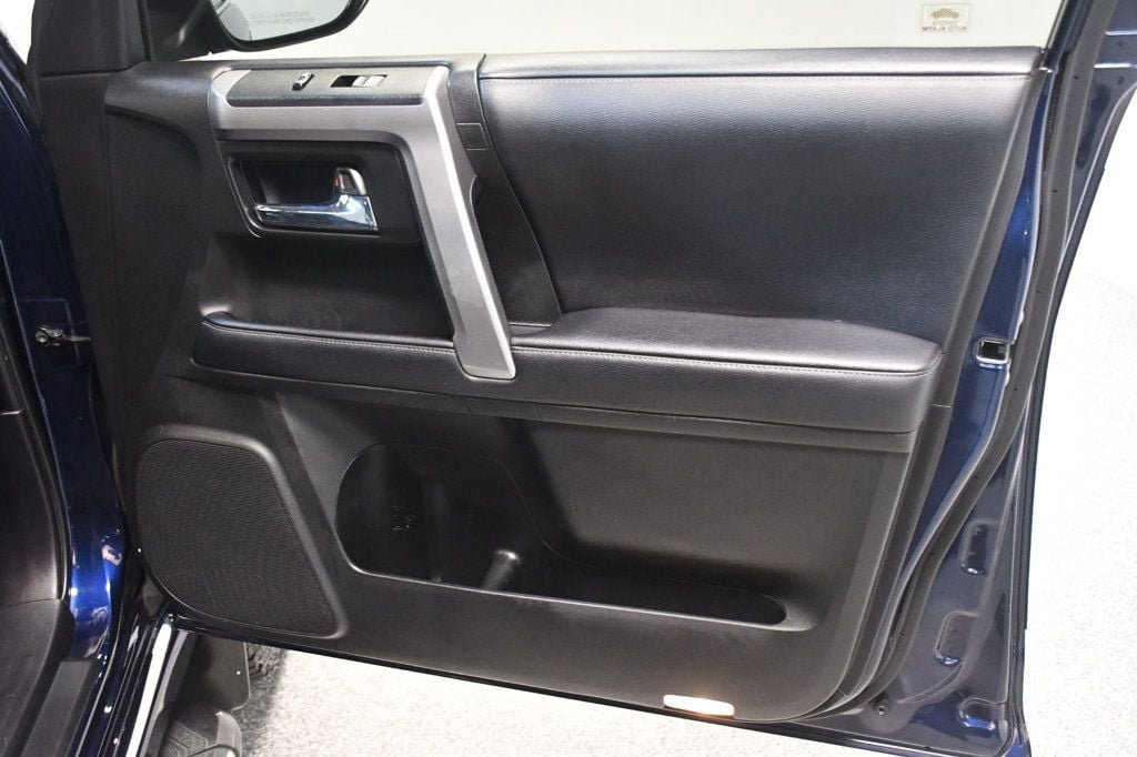 Used 2020 Toyota 4Runner Limited AWD/4WD image 23