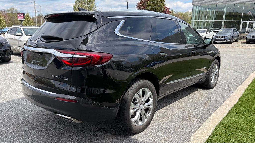 Used 2018 Buick Enclave Avenir w/ Avenir Technology Package AWD/4WD image 3