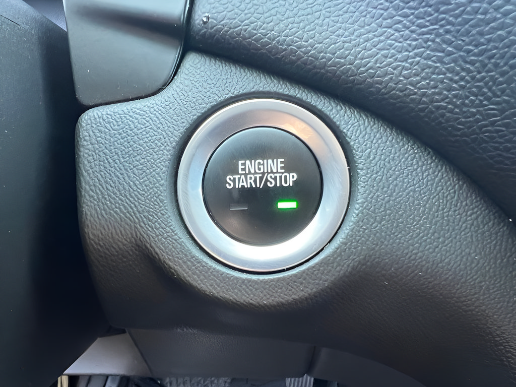 Used 2019 Chevrolet Equinox LT w/ Driver Convenience Package FWD image 28