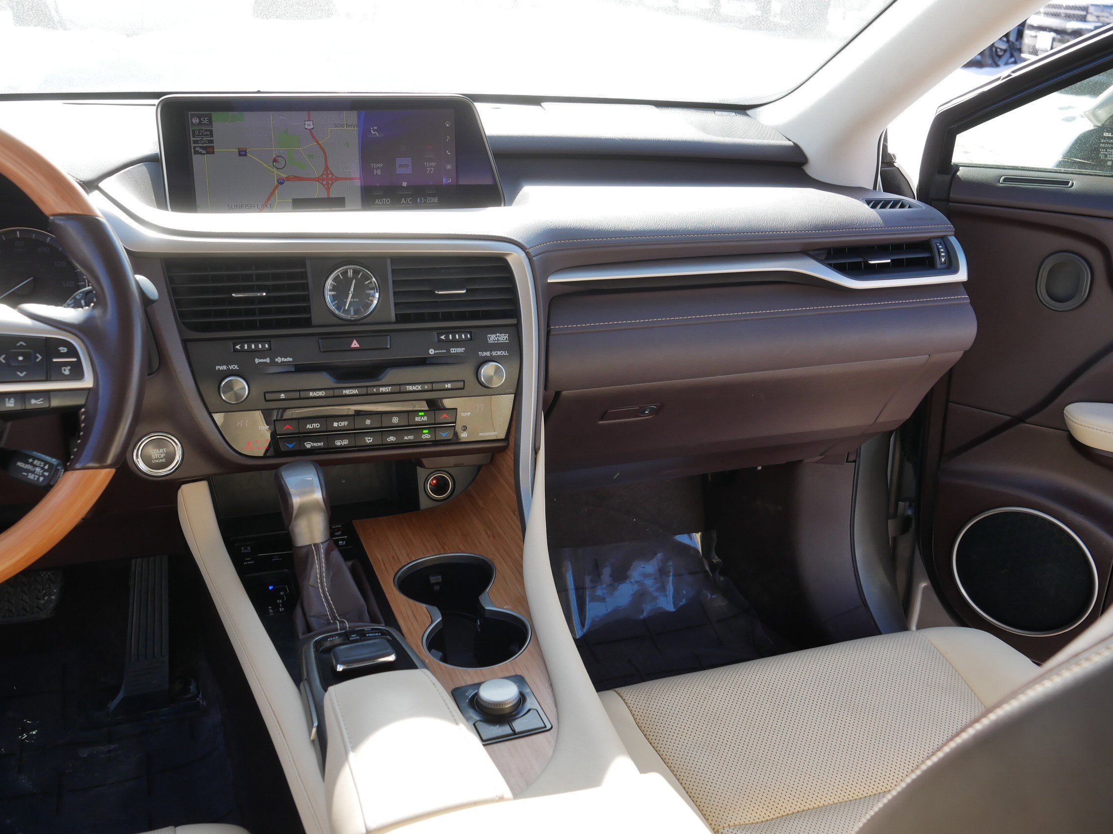 Used 2018 Lexus RX 350L Premium w/ Premium Package image 20