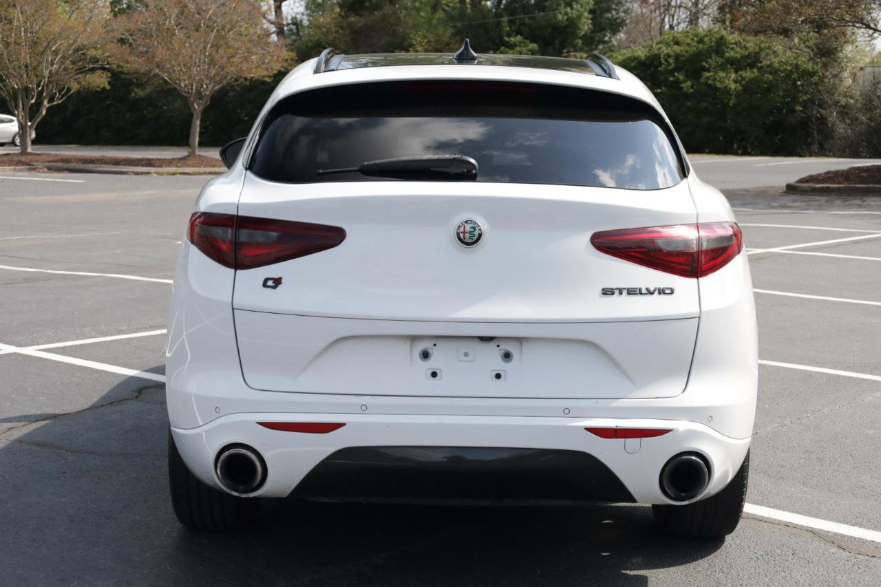 Used 2021 Alfa Romeo Stelvio Ti w/ Nero Edizione AWD/4WD image 4