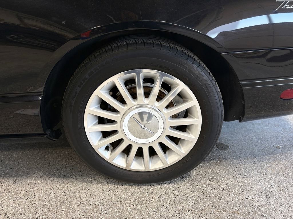 Used 2005 Ford Thunderbird image 23