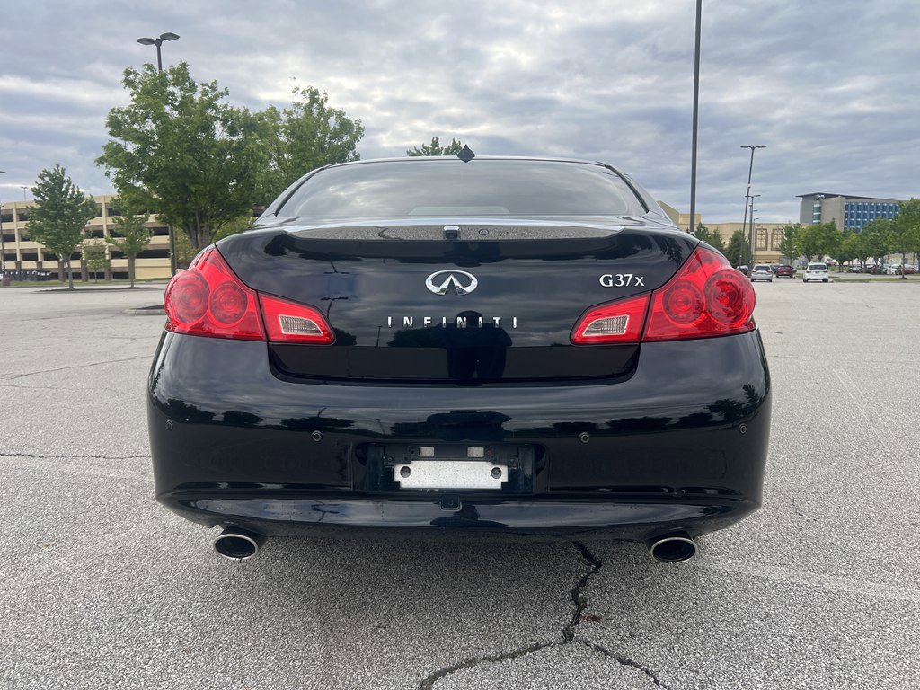 Used 2011 INFINITI G37 x Sedan w/ Premium Pkg AWD/4WD image 4