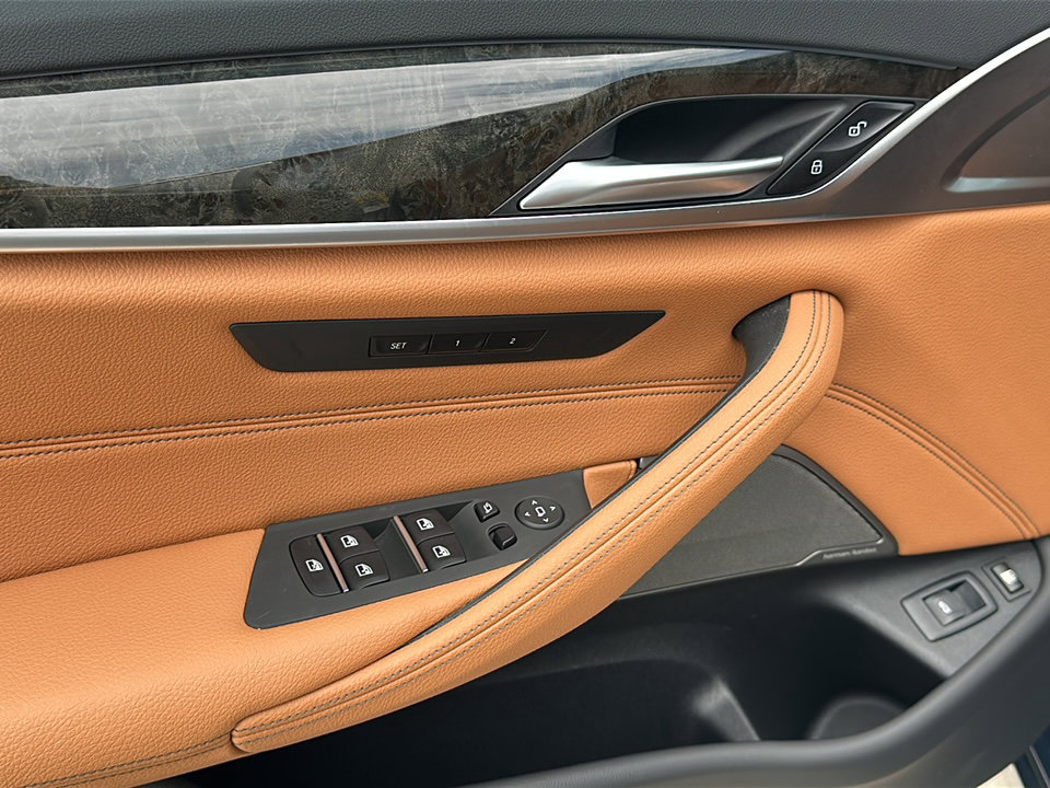 Certified 2023 BMW 530e xDrive w/ Premium Package image 17