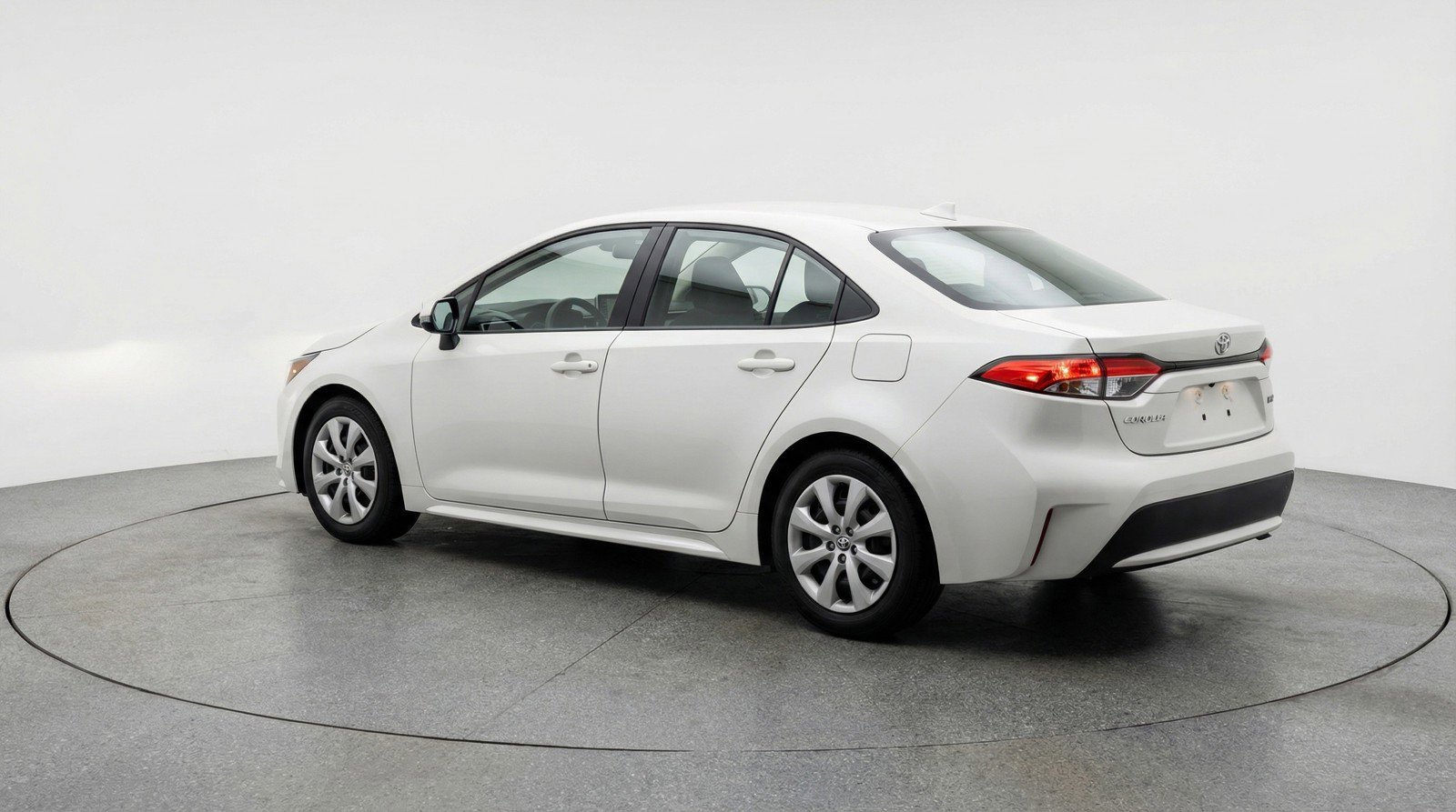 Used 2025 Toyota Corolla LE FWD image 6