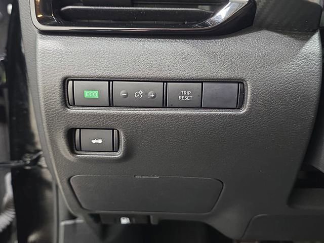Used 2023 Nissan Sentra SR FWD image 24