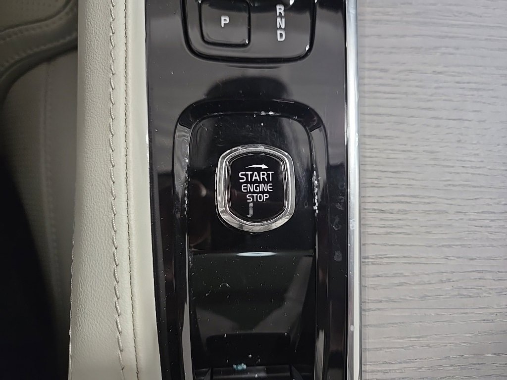 Used 2024 Volvo V90 B6 Cross Country Ultimate w/ Climate Package image 13