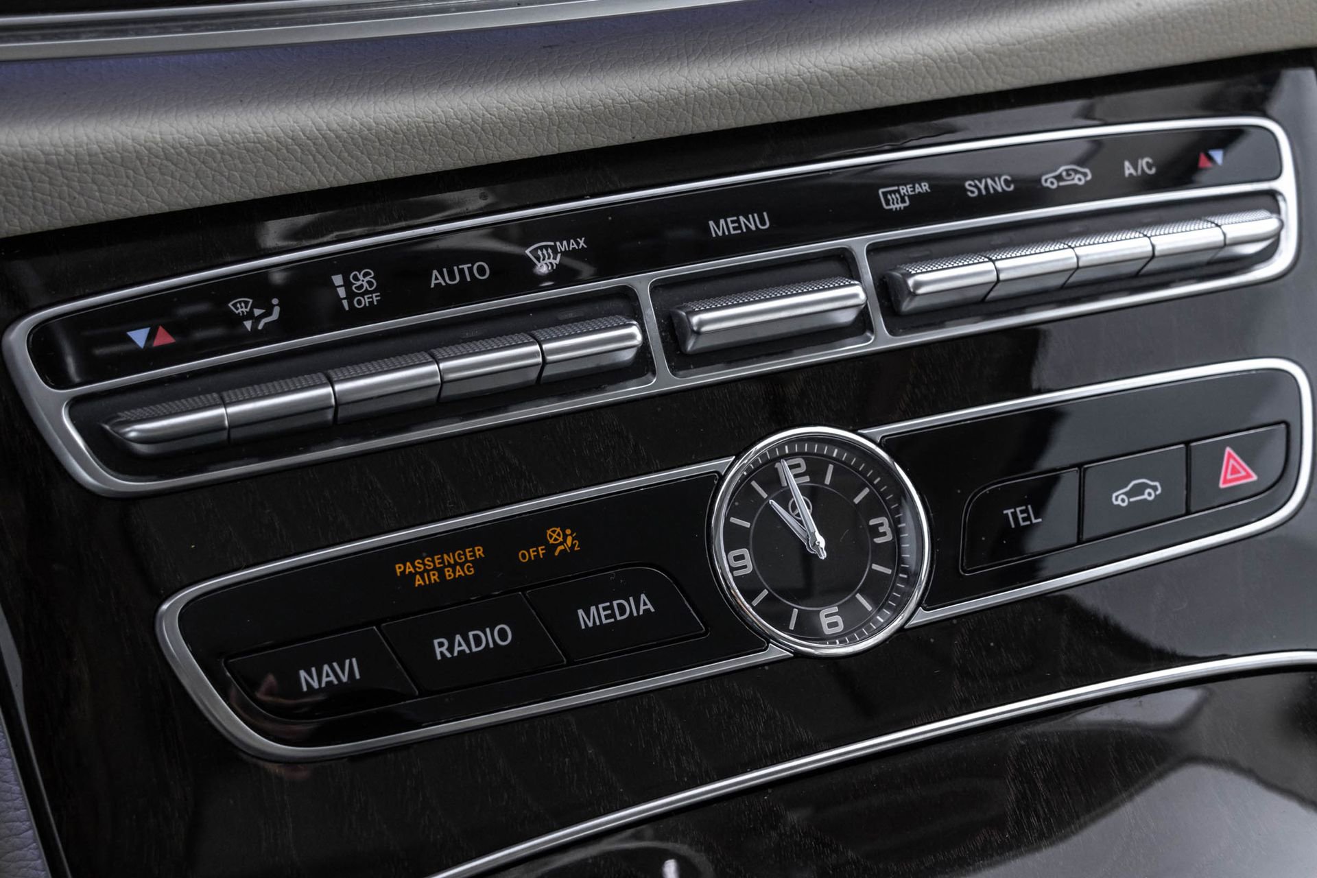 Used 2019 Mercedes-Benz E 300 4MATIC w/ Premium 1 Package image 31
