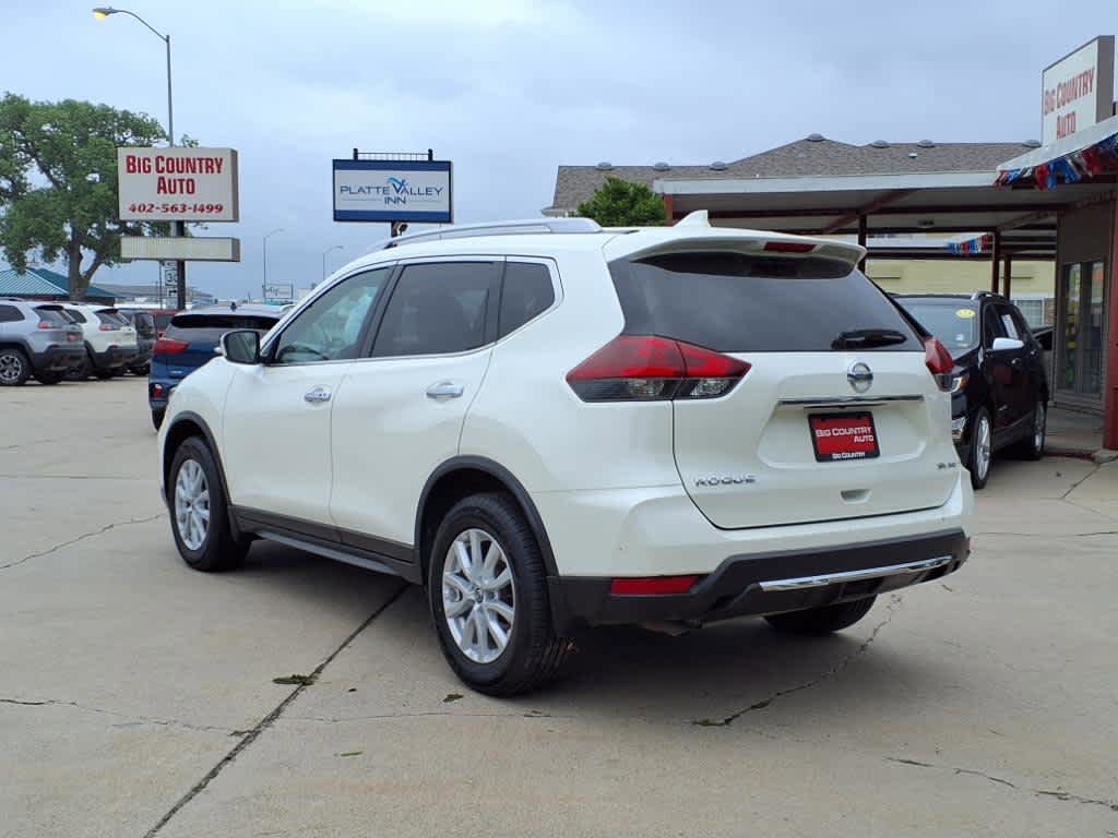 Used 2018 Nissan Rogue SV AWD/4WD image 3