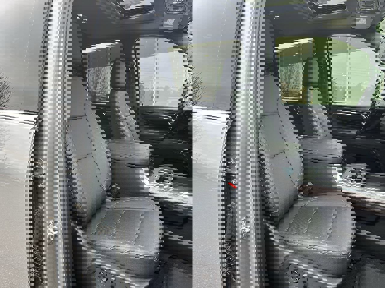 Used 2024 Chevrolet Silverado 2500 LTZ w/ LTZ Plus Package image 37