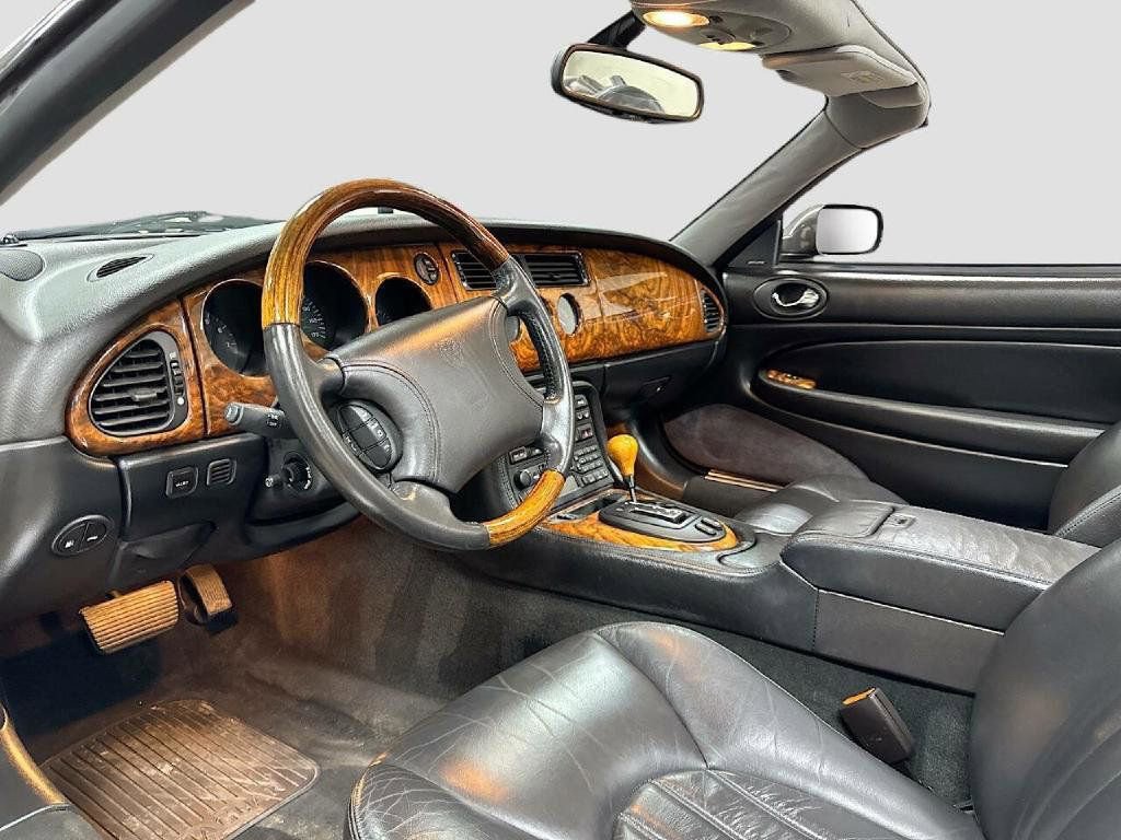 Used 2000 Jaguar XK8 Convertible image 13