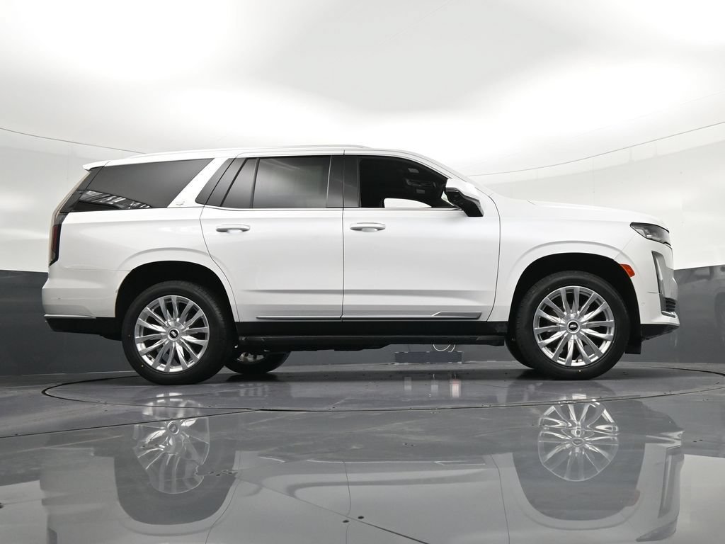 Used 2023 Cadillac Escalade Premium Luxury RWD image 31