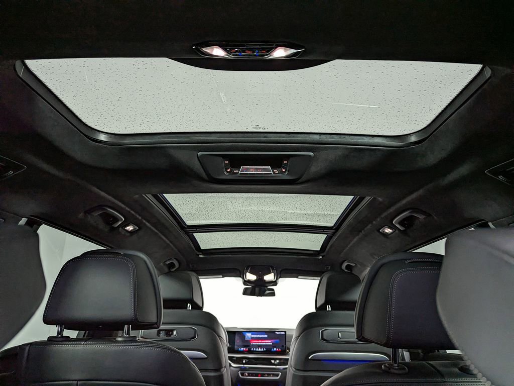 Used 2026 BMW X7 M60i image 12