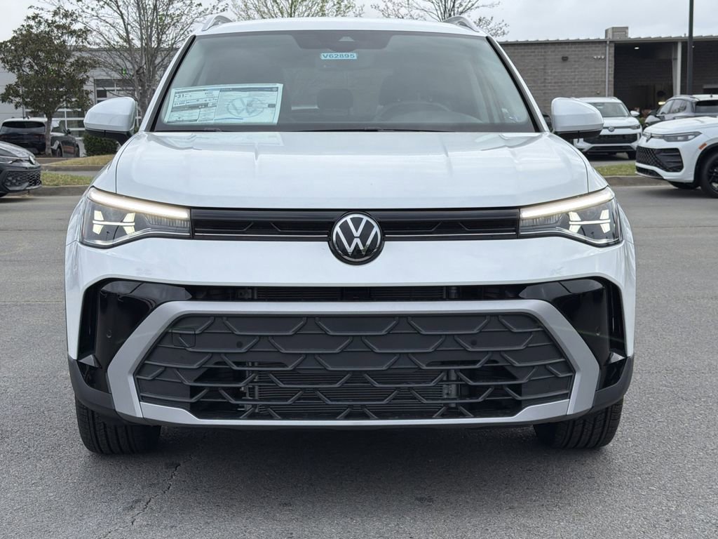 New 2026 Volkswagen Taos SE FWD image 8