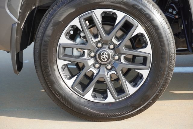 Used 2026 Toyota Tundra Limited w/ Power Package AWD/4WD image 9