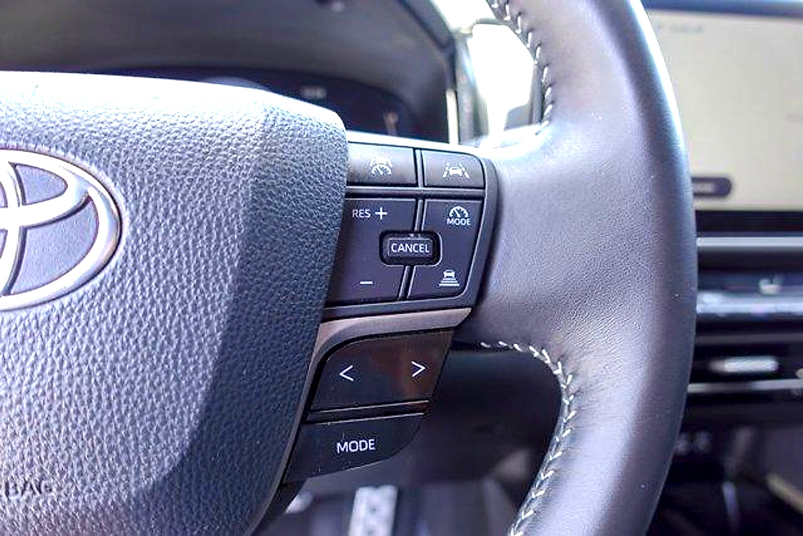 Used 2025 Toyota Camry SE w/ Multimedia Upgrade Package FWD image 15
