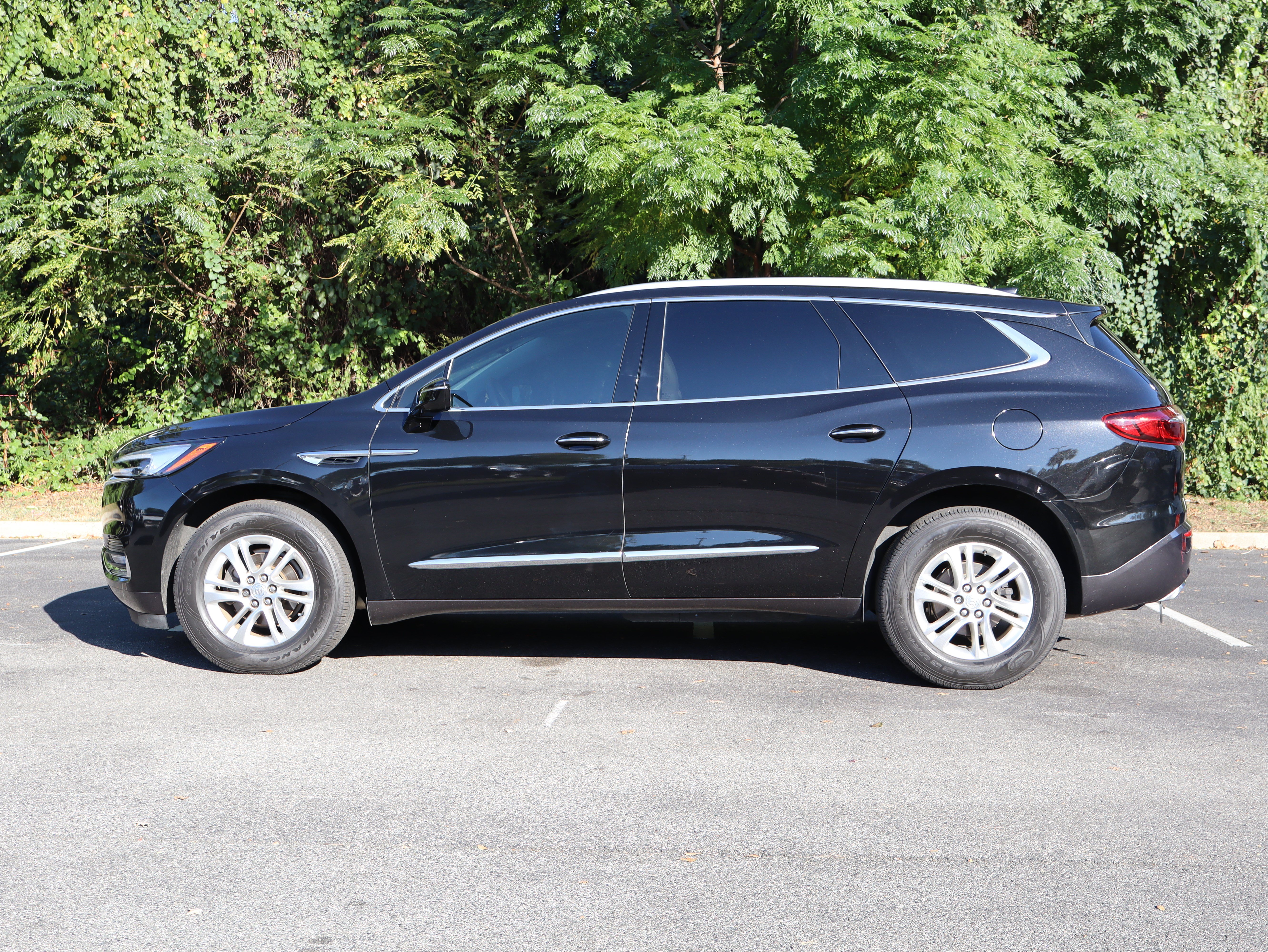 Used 2019 Buick Enclave Essence FWD image 6