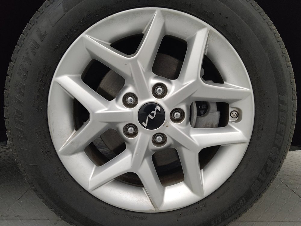 Used 2025 Kia Soul LX w/ LX Technology Package FWD image 31