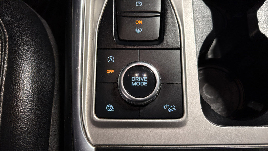 Used 2021 Ford Explorer Limited w/ Equipment Group 301A AWD/4WD image 18