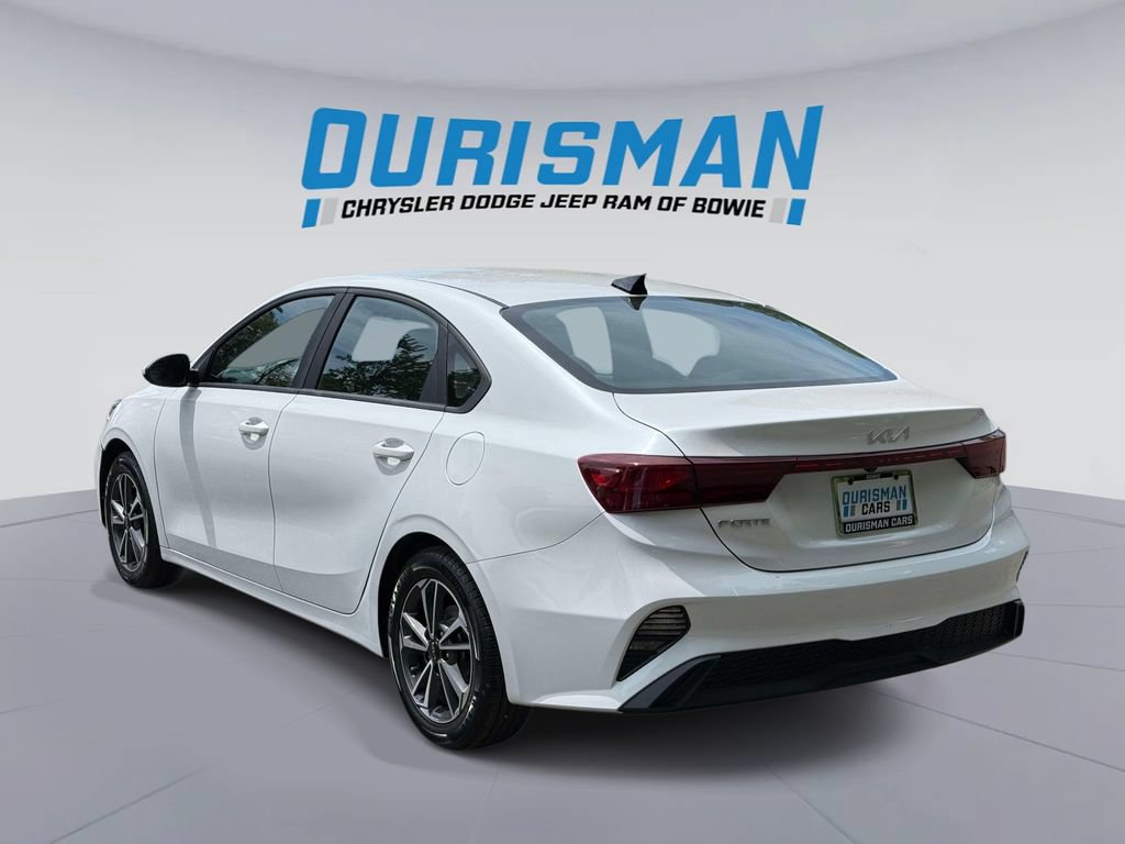 Used 2022 Kia Forte LXS FWD image 4