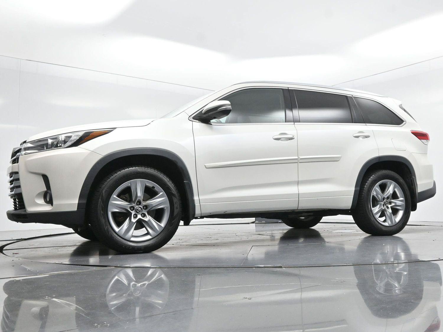 Used 2017 Toyota Highlander Limited w/ Protection Package #3 AWD/4WD image 56