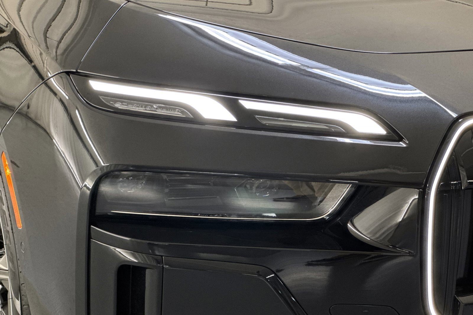 New 2026 BMW 750e xDrive image 11