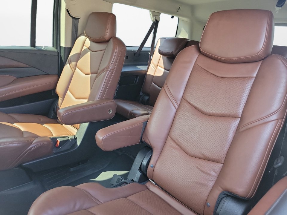 Used 2020 Cadillac Escalade ESV Premium Luxury image 12