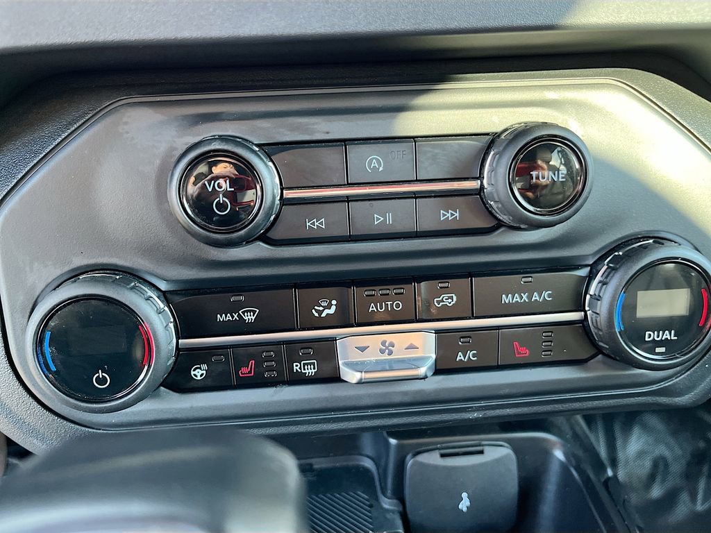 Used 2025 Ford Bronco Outer Banks image 16