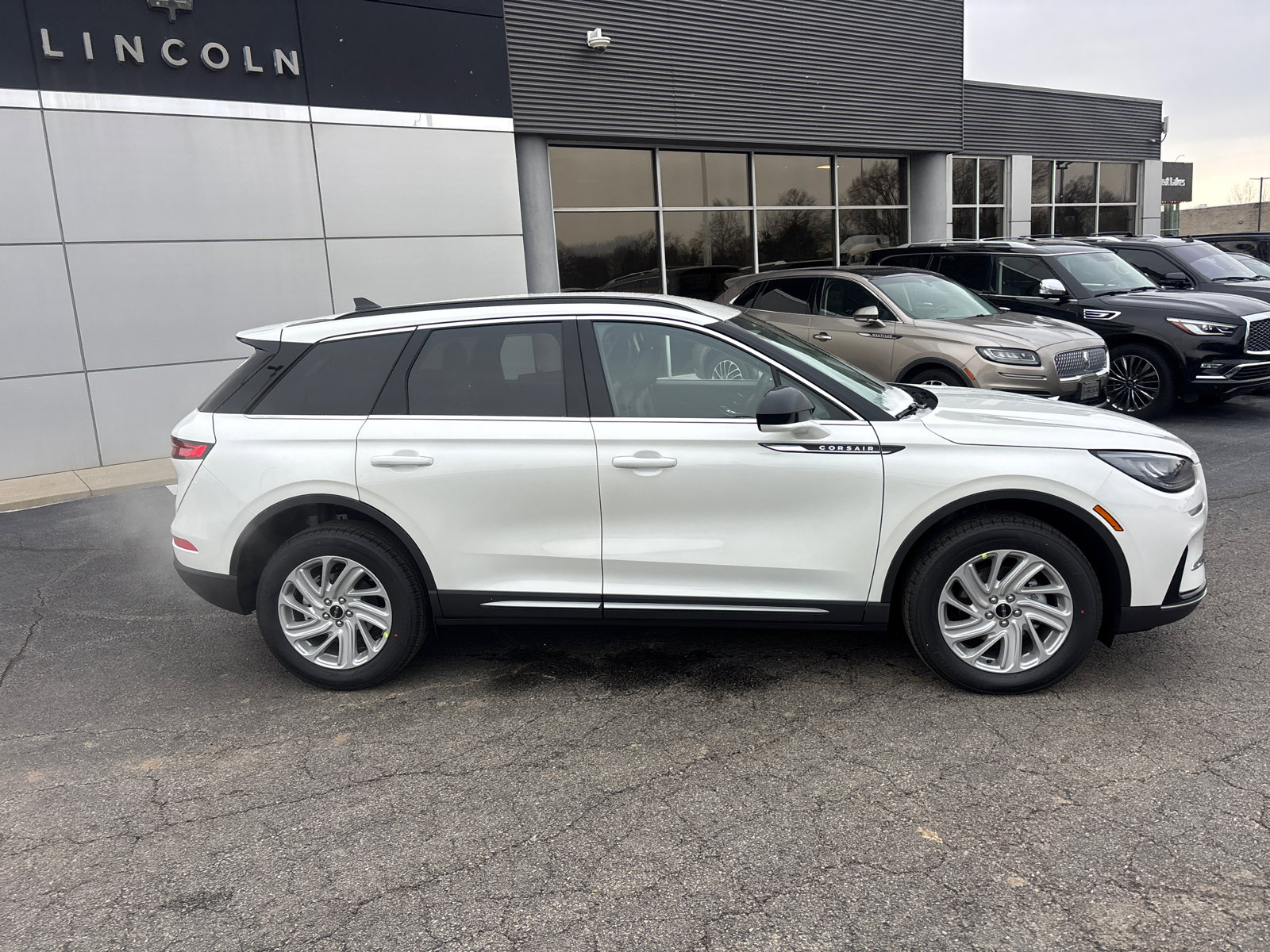 New 2026 Lincoln Corsair Premiere image 8