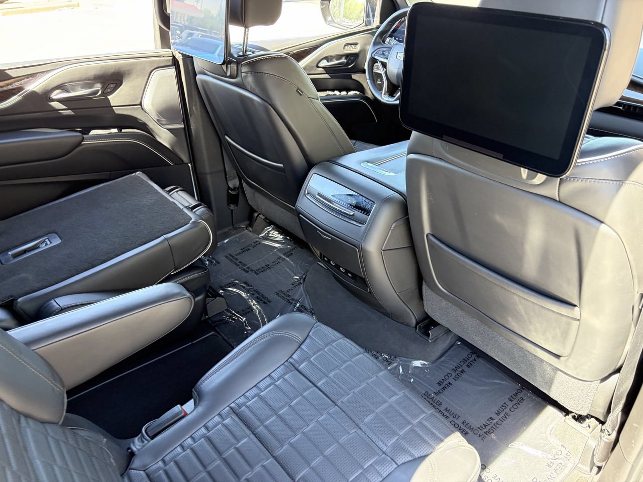 Used 2021 Cadillac Escalade ESV Premium Luxury Platinum AWD/4WD image 14
