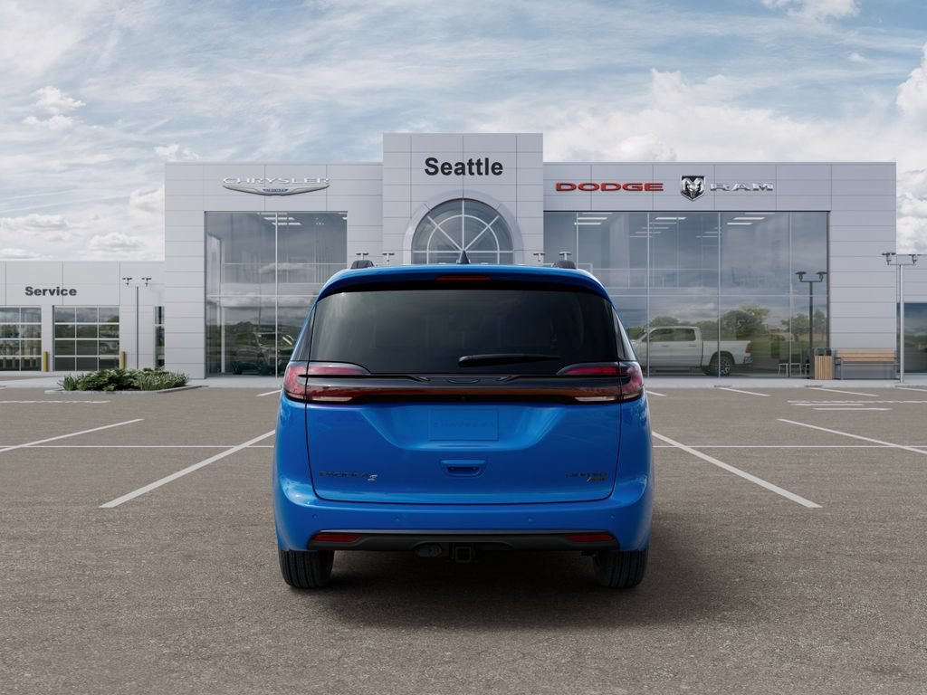 New 2027 Chrysler Pacifica Limited AWD/4WD image 8