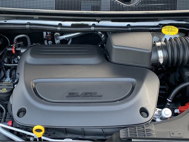 New 2026 Chrysler Pacifica Select image 12